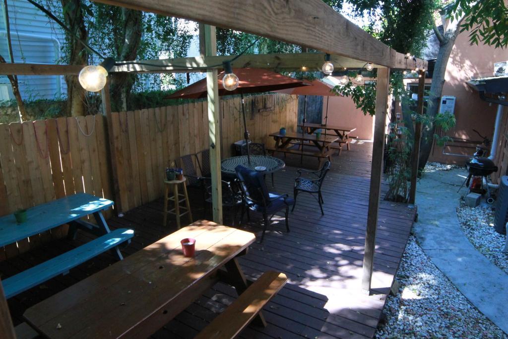 The Garden District House Hostel Ню Орлиънс Екстериор снимка